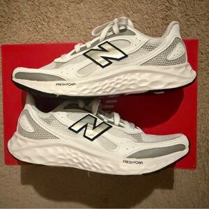 New Balance Arishi Size 11 brand new
